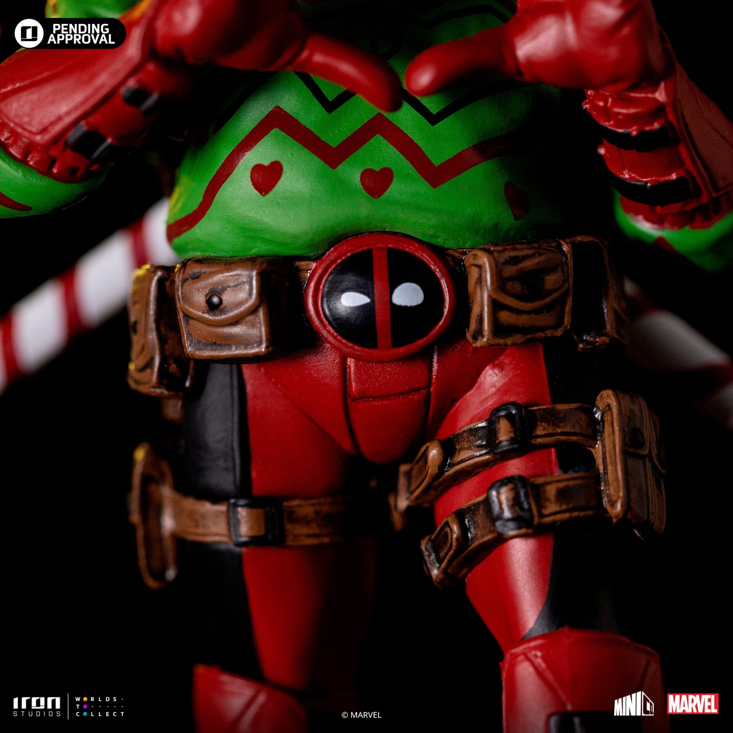 Deadpool Statue (Holidays Version) - Marvel Comics - Minico - Iron Studios
