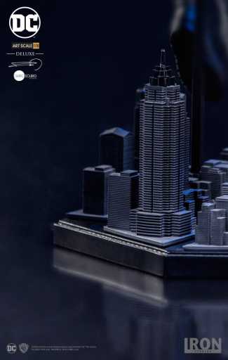 Batman & Robin Deluxe Statue By Frank Miller - The Dark Knight Returns - Art Scale 1/10 - Iron Studios