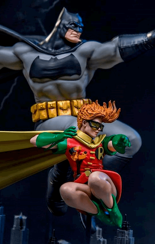 Batman & Robin Deluxe Statue By Frank Miller - The Dark Knight Returns - Art Scale 1/10 - Iron Studios