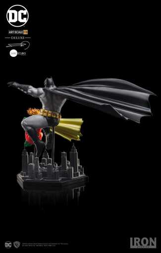 Batman & Robin Deluxe Statue By Frank Miller - The Dark Knight Returns - Art Scale 1/10 - Iron Studios