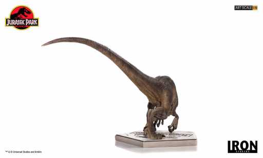 Crouching Velociraptor Statue - Jurassic Park - Art Scale 1/10 - Iron Studios