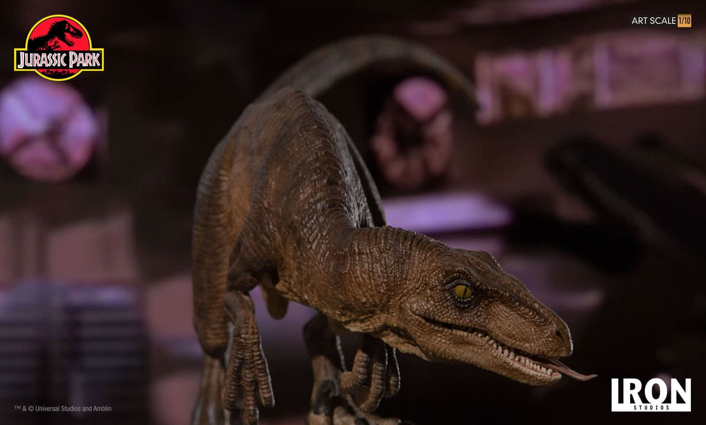 Crouching Velociraptor Statue - Jurassic Park - Art Scale 1/10 - Iron Studios