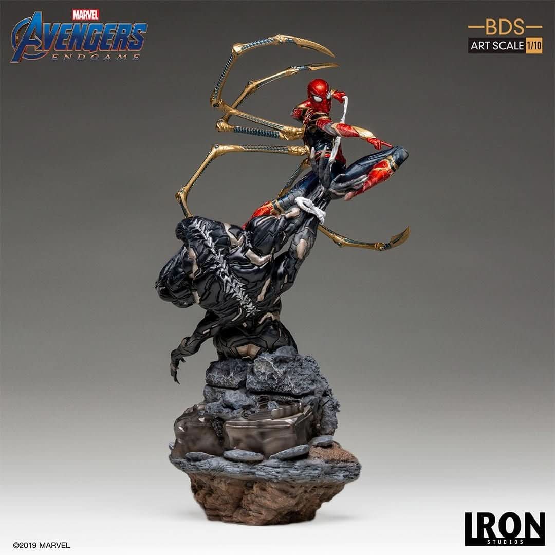 Iron Spider Vs Outrider Statue - Avengers: Endgame - Art Scale - Iron Studios