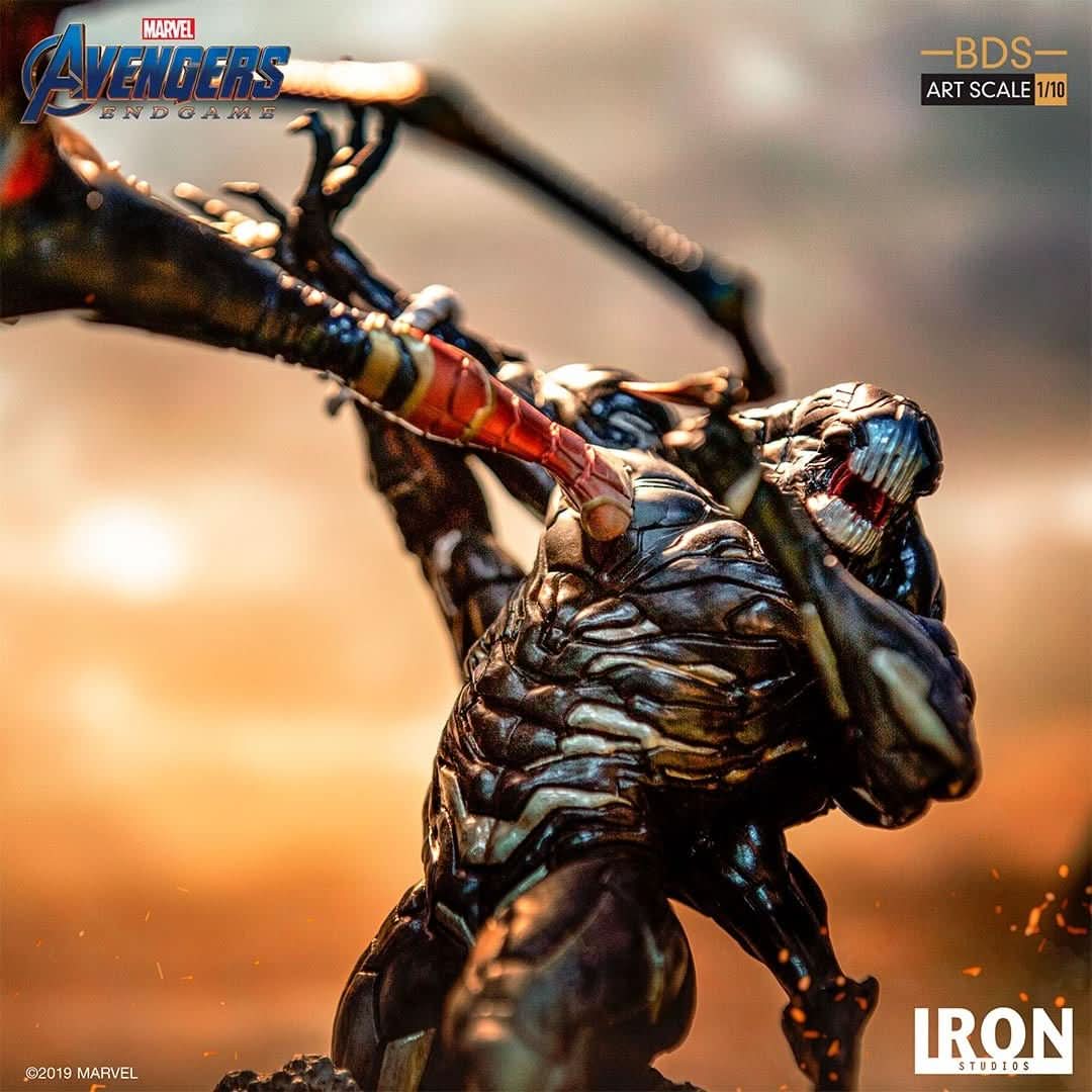Iron Spider Vs Outrider Statue - Avengers: Endgame - Art Scale - Iron Studios