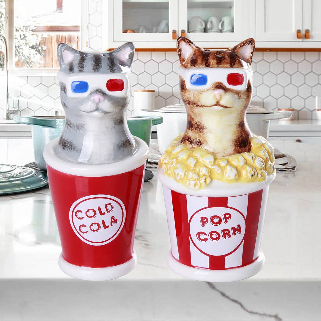 Set of 3D ceramic salt and pepper shakers with kittens