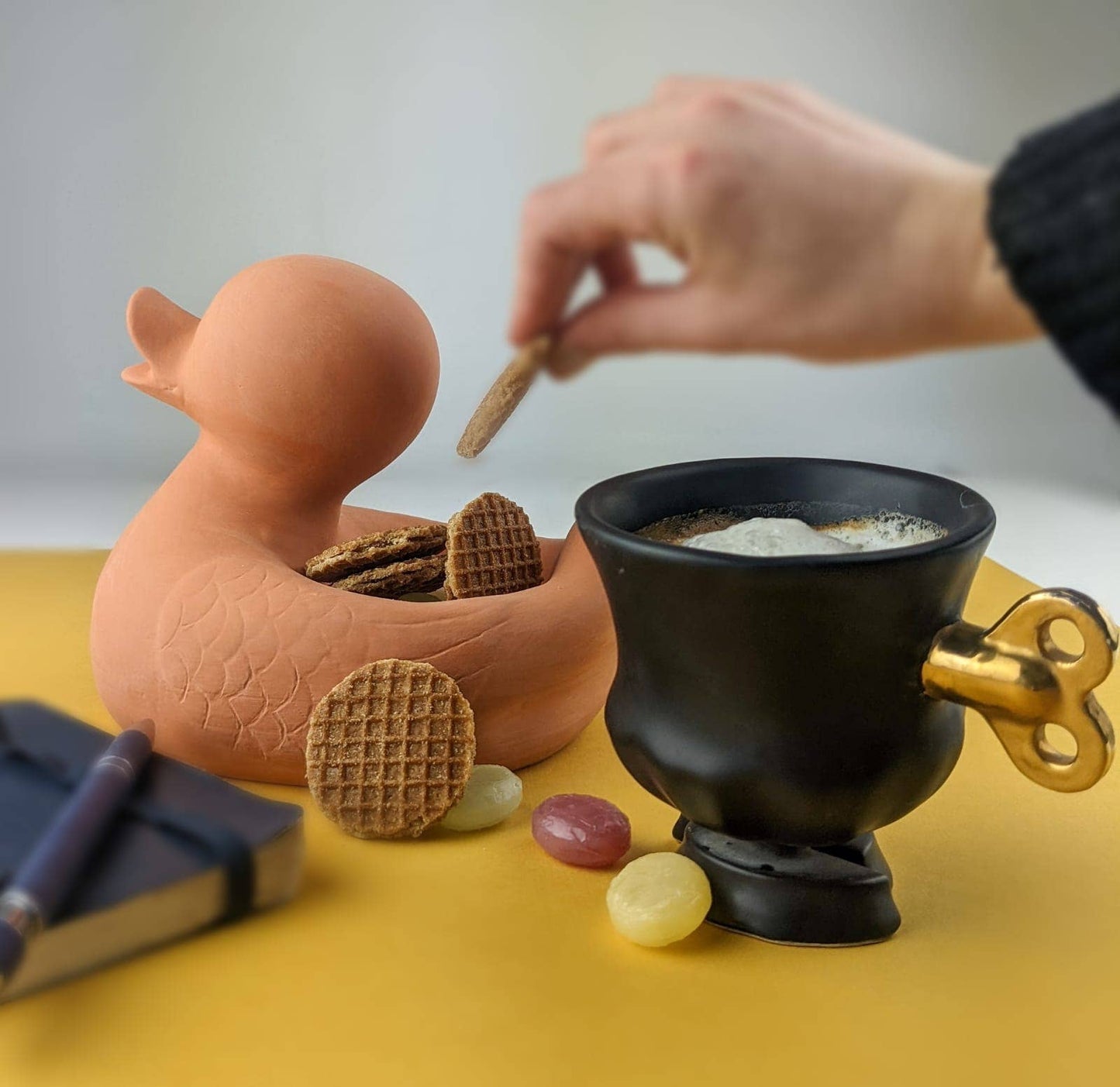 M. Ugly Duckling Jaune – Jasmin Djerzic – Jaune – vue 7