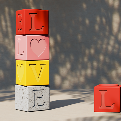 LOVE TOTEM – stapelbare Sitzgelegenheiten/Tische – Set mit 4 Würfeln