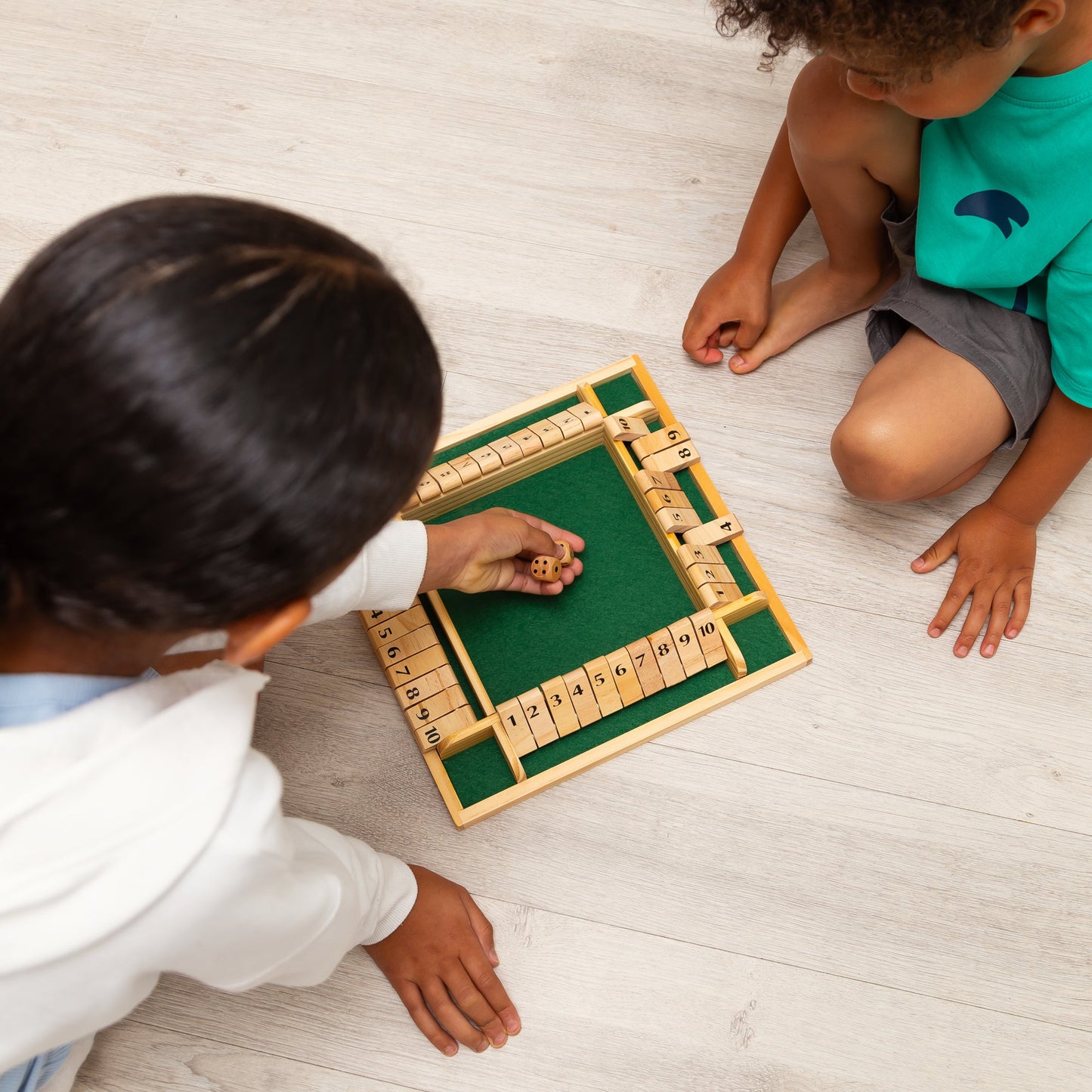 WOODEN 4-PLAYER SHUT THE BOX GAME