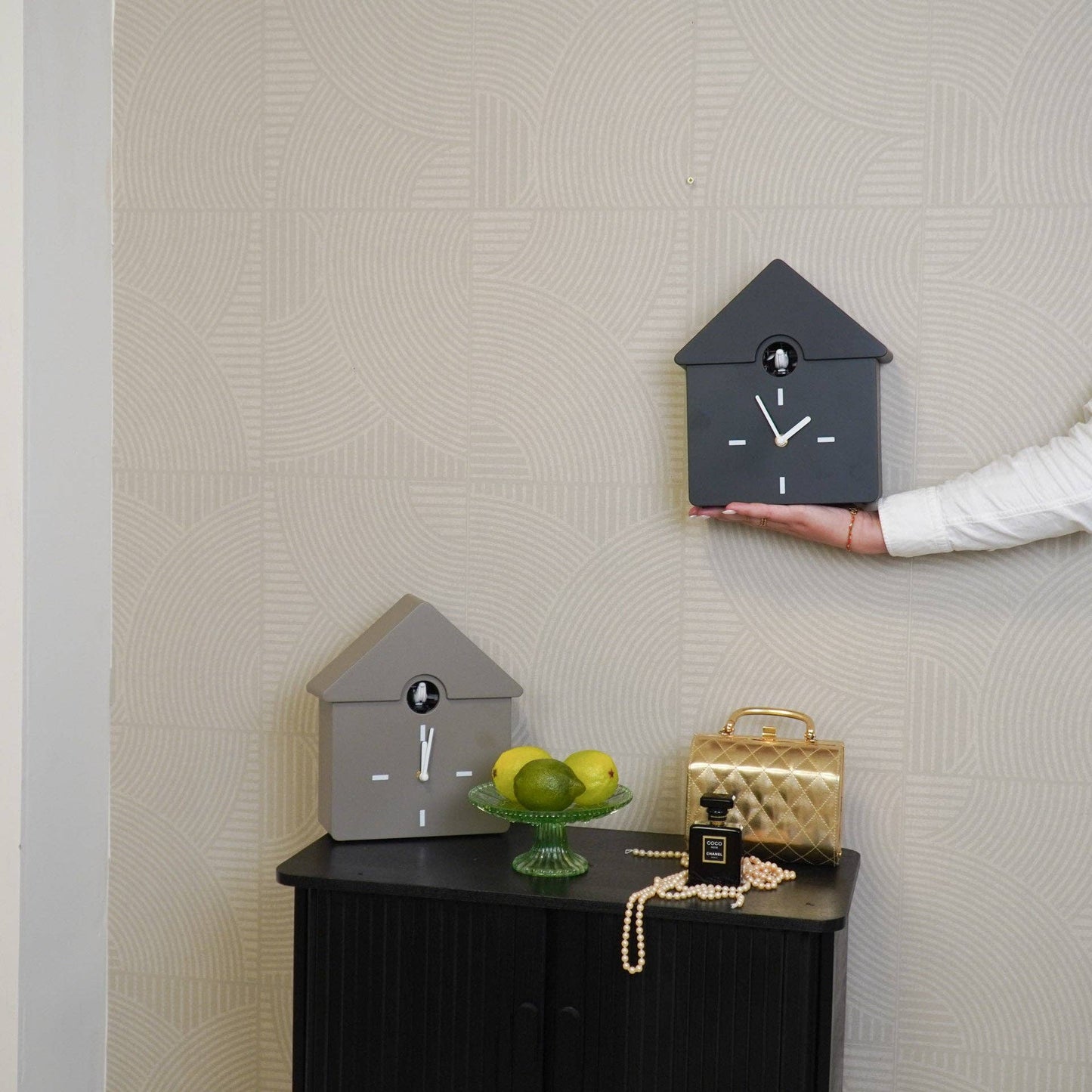 Clock - Cuckoo Wall Clock - Black - 24x27x9cm