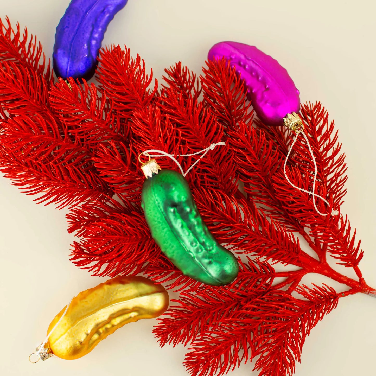 boule de noel cornichon rose donkey