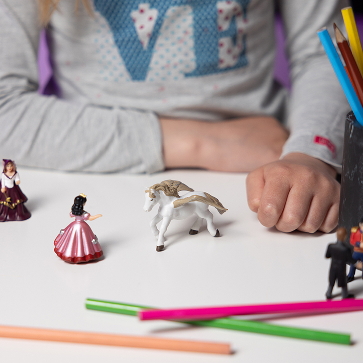 Enchanted World Mini PLUS Figurine, 12 pieces