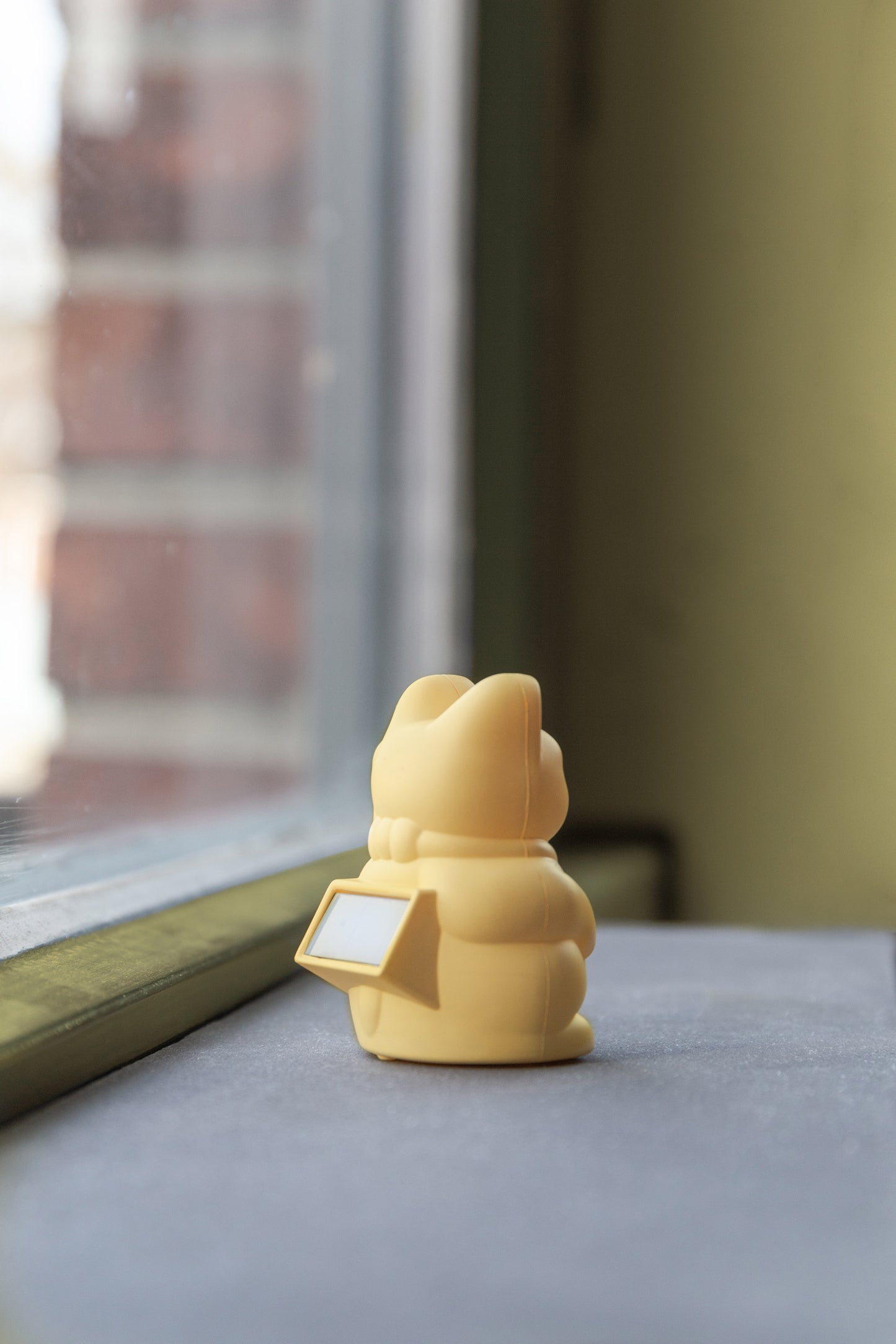 Mini Chat Chanceux Jaune Solaire