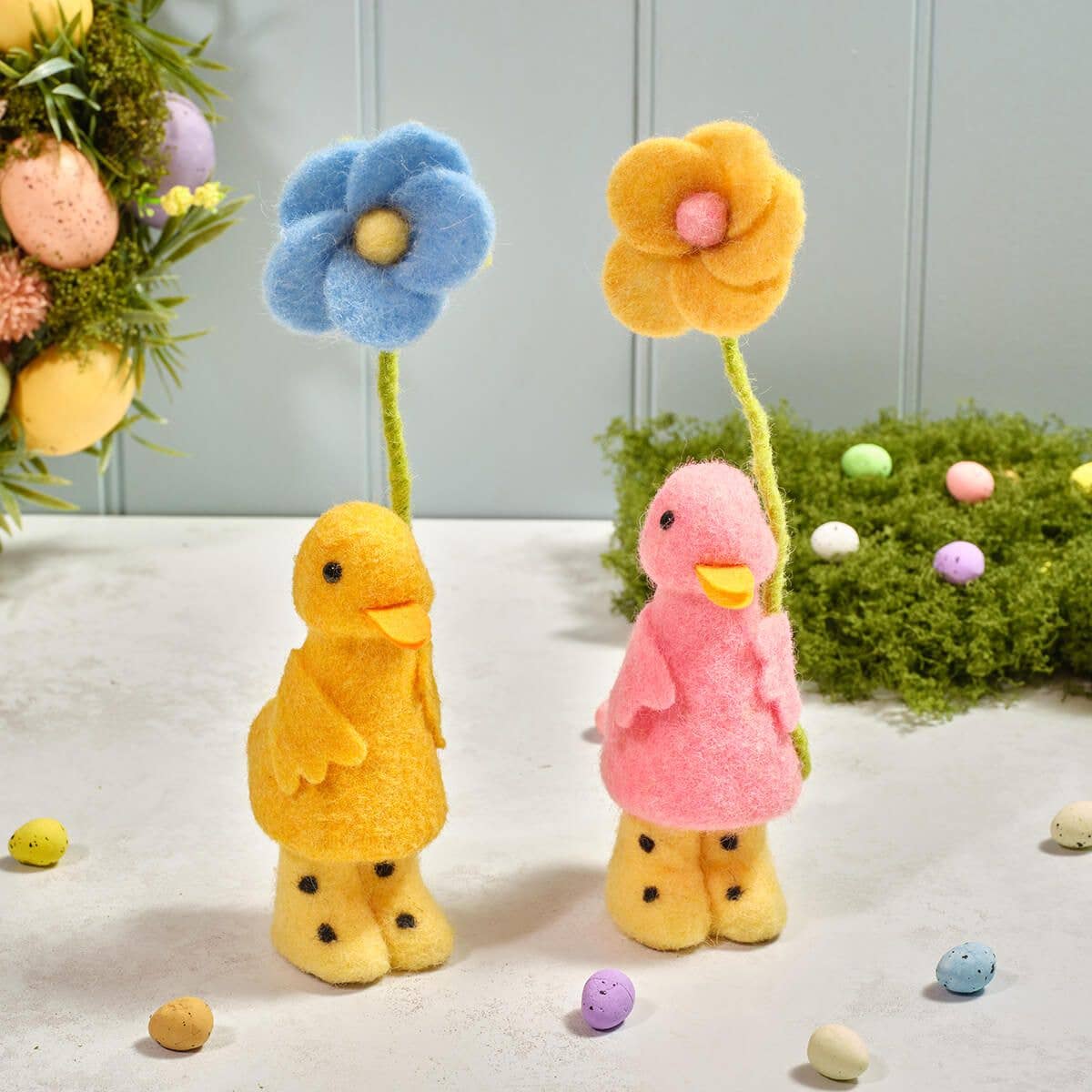 Canards en feutre « Bunny Hops » tenant une fleur 2-Pack