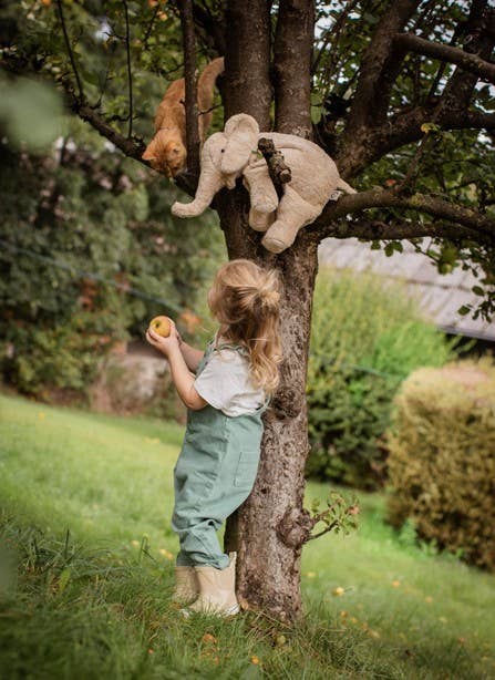 Large plush elephant | linen