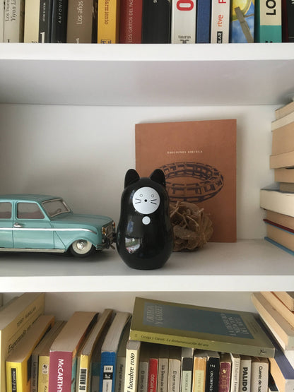 Black Daruma Cat "Good Health"