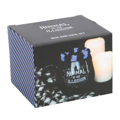 Ensemble de mugs et chaussettes Gothic Normal is an Illusion