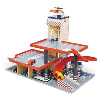 Tender Leaf Transport: GARAGE & STATION DE SERVICE 67x38,5x41cm, avec 3 voitures en bois, un hélicoptère et des pompes à essence, avec lave-auto et zone pour gonfler les pneus, en bois, en boîte 61,8x6,5x46,3cm, 3+