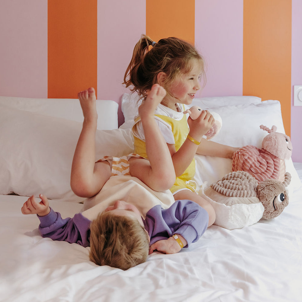 Peluche escargot Speedou maman et son bébé marron beige – Les Ptipotos – vue 2