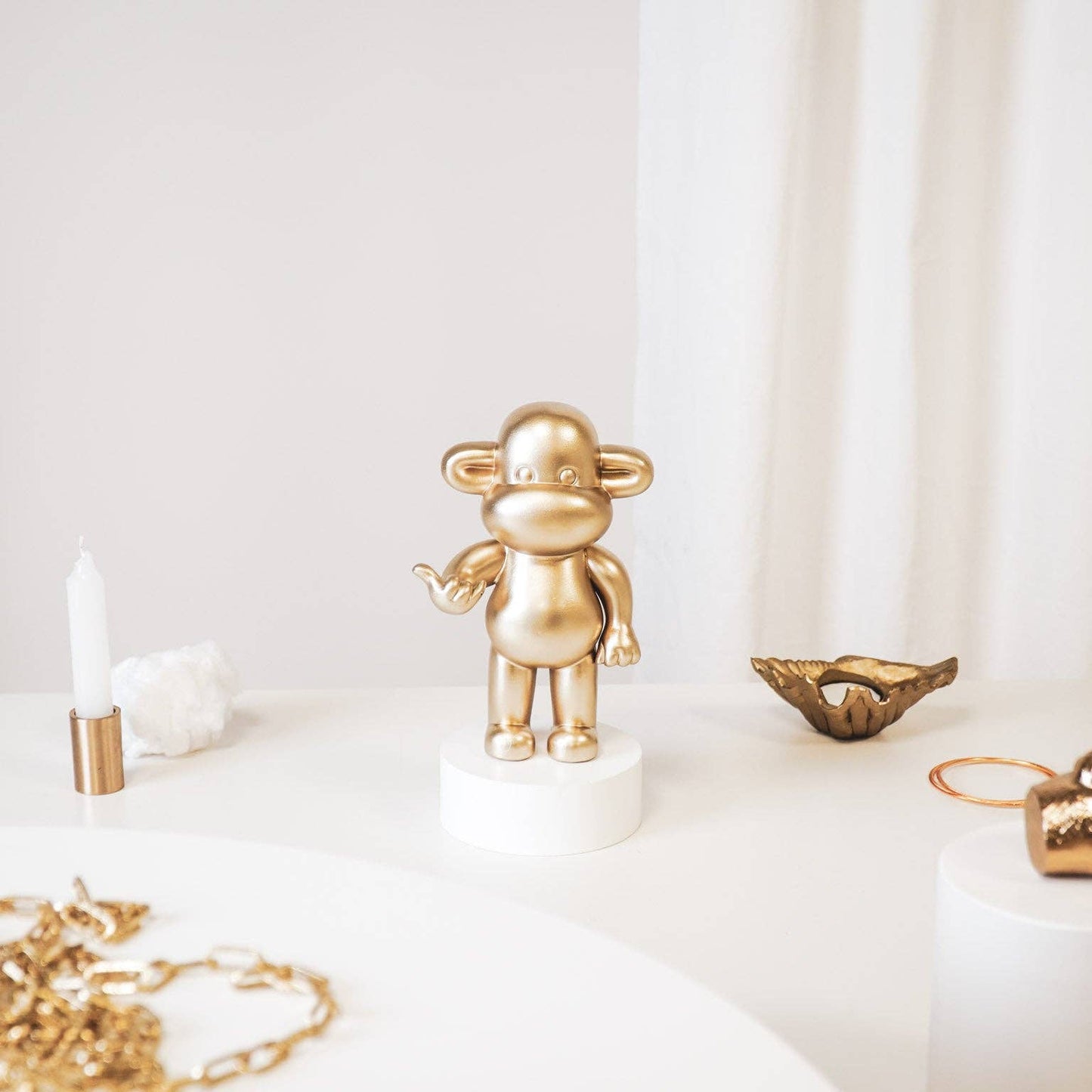 Ornament - Hanging Loose Monkey Figurine 'The Legend' - Polyresin - Gold - 11x7x19cm