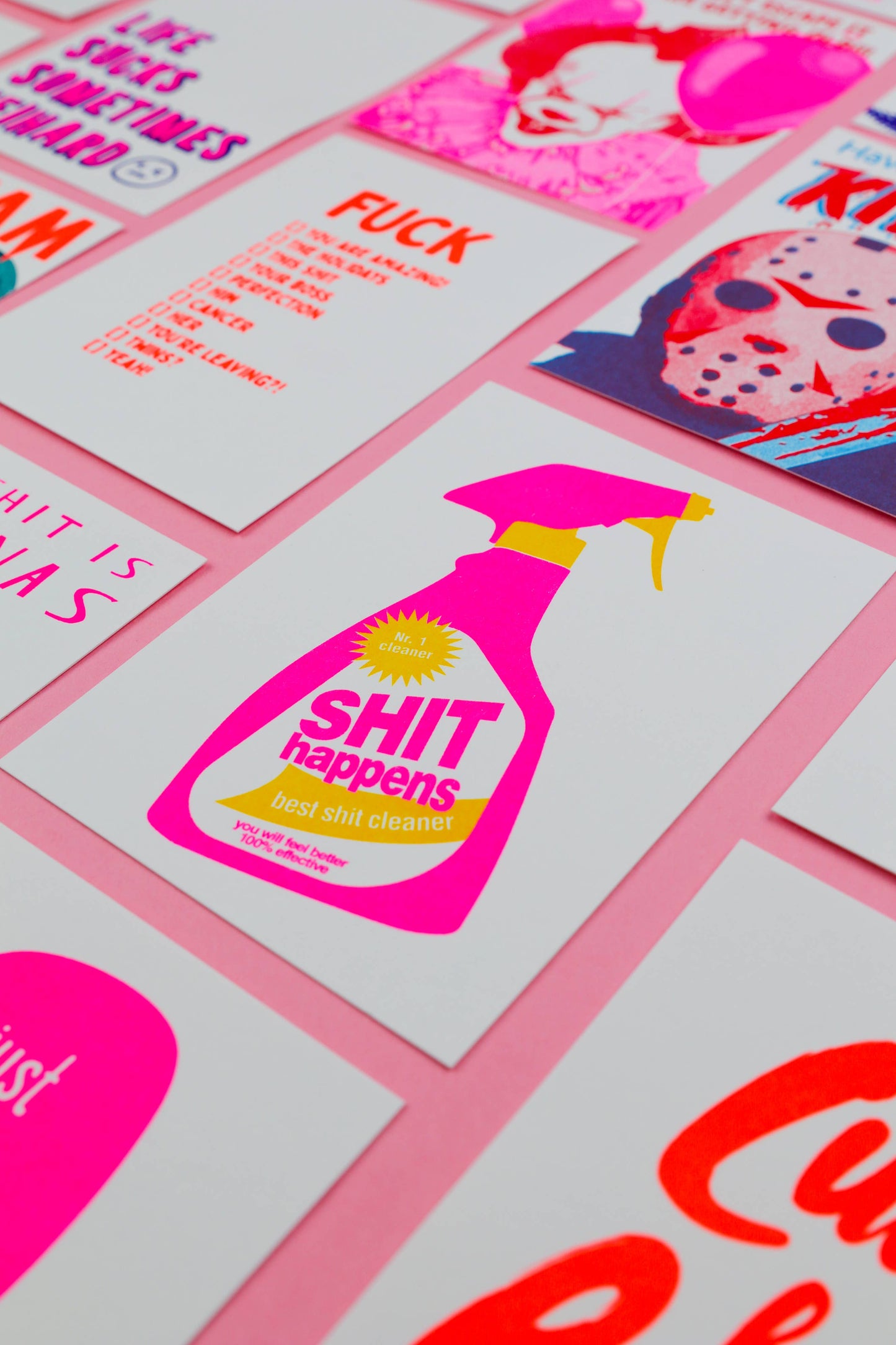 Carte Postale Rhizographie Spray Nettoyant “Shit Happens”