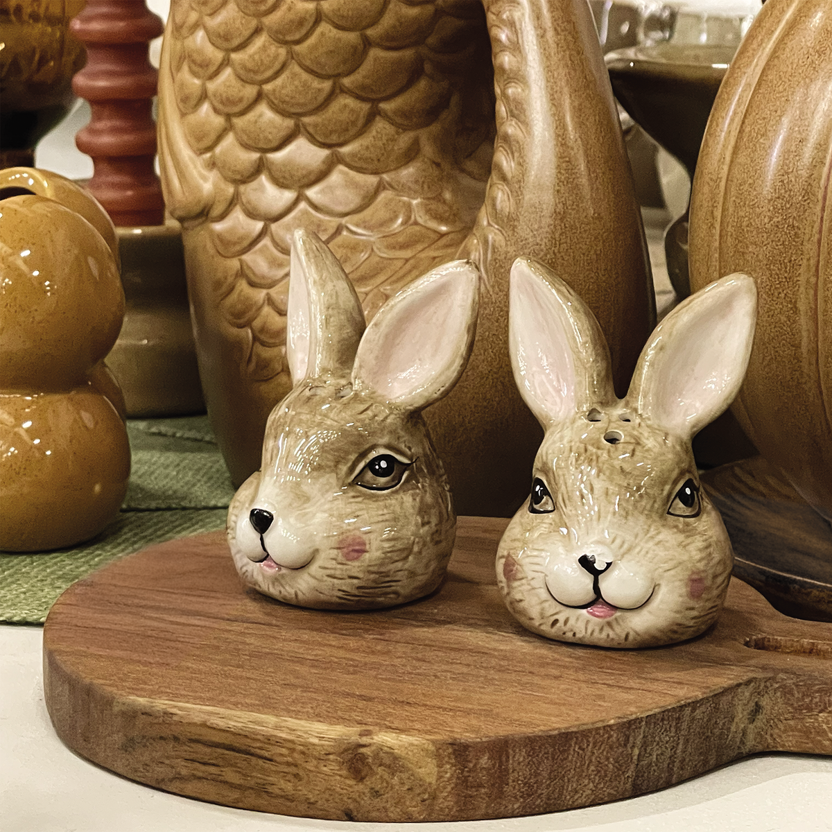 Salt and Pepper Bunny Heads