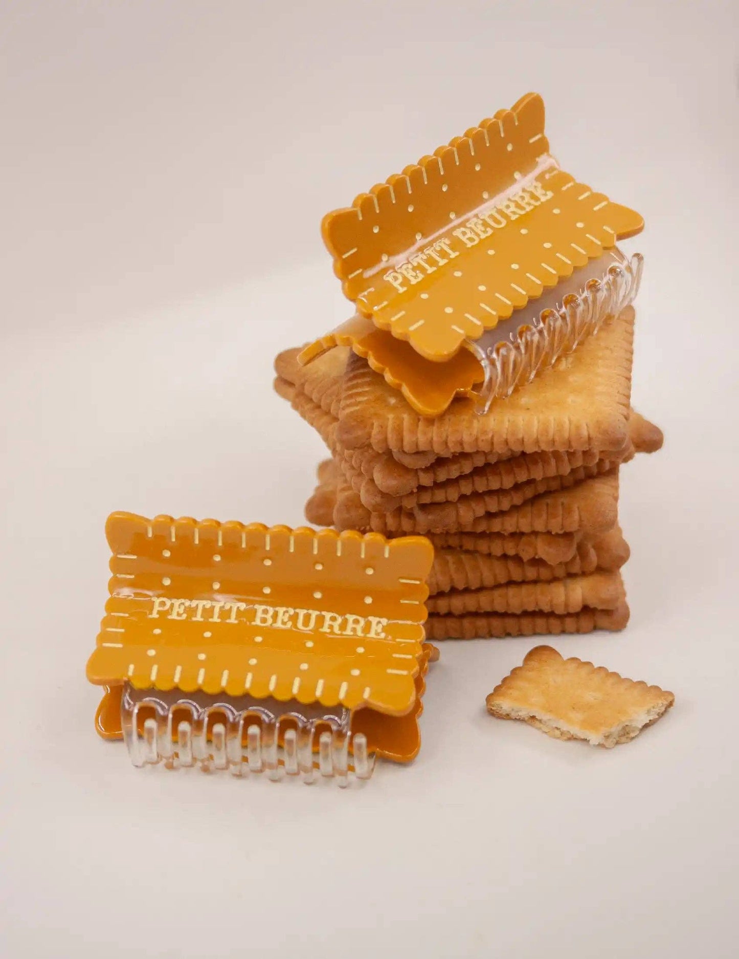 Pince à cheveux – biscuit Petit Beurre français design soigné | Joanna Behar – vue 2