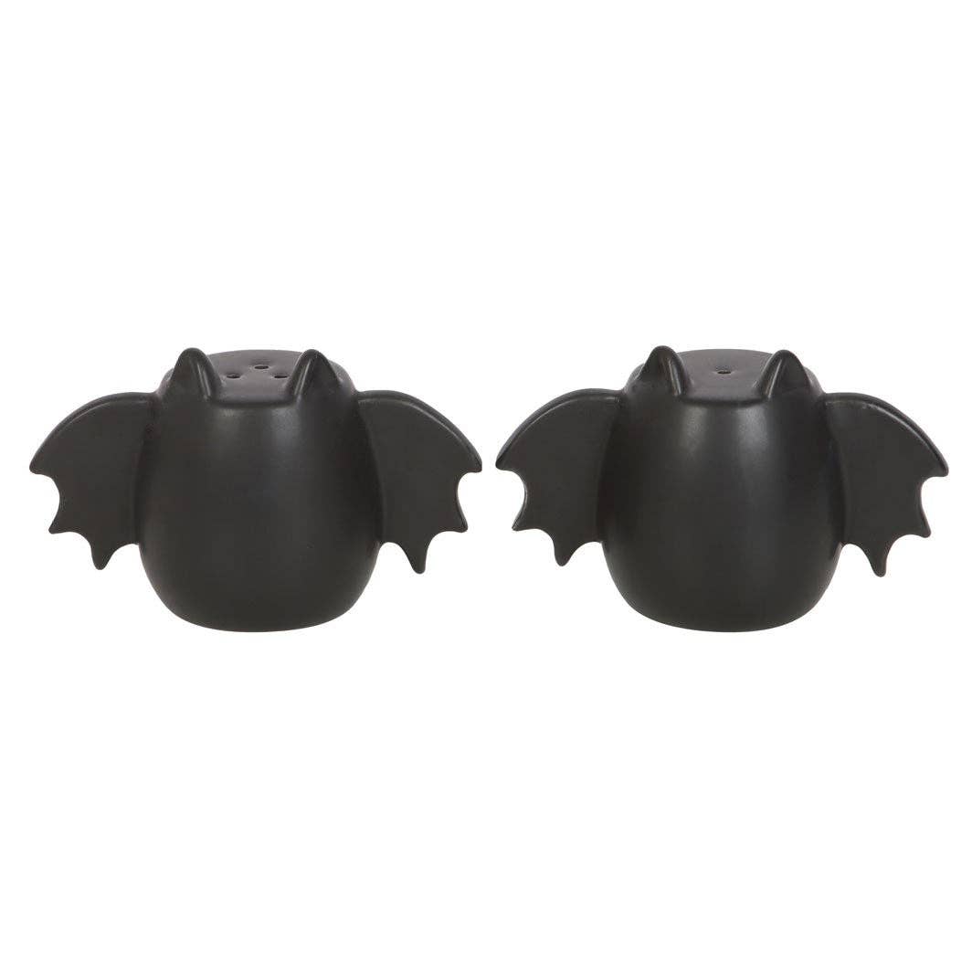 Gothic bat wing salt and pepper shakers for Halloween