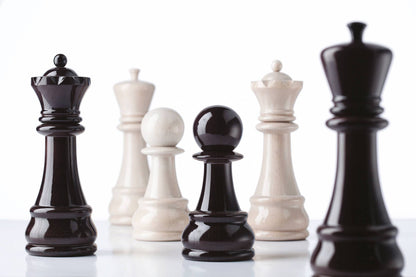 "Chess" spice mill, high-gloss white lacquered beechwood