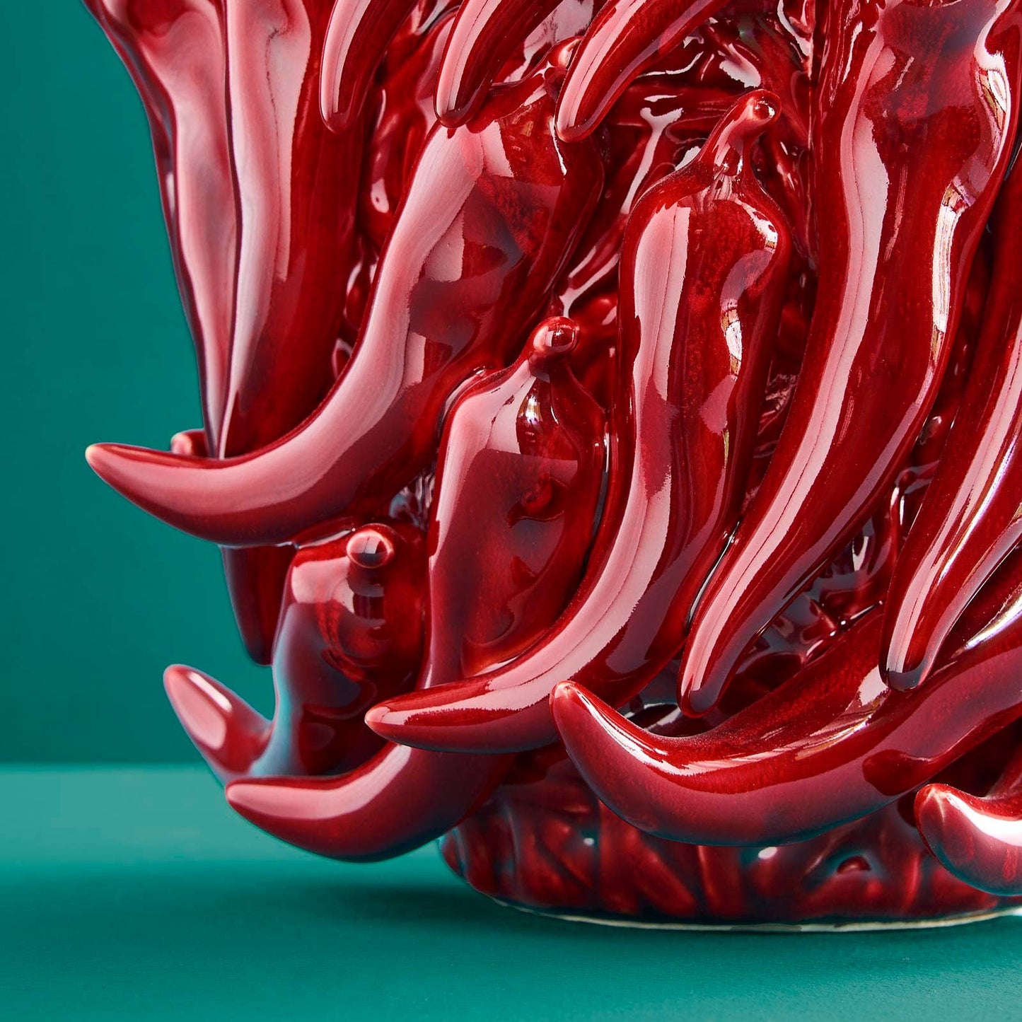 Chili vase, burgundy