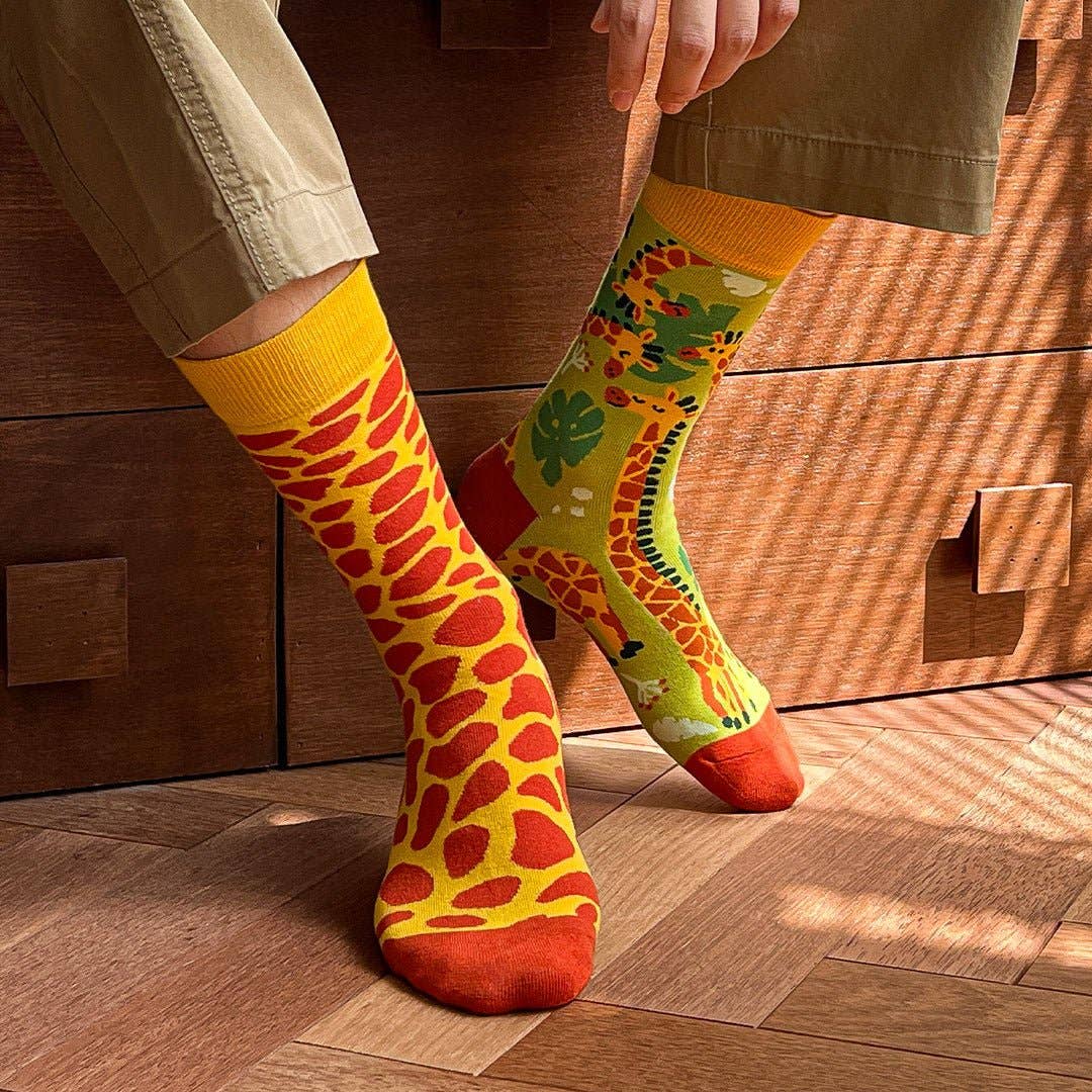 Funny "seamless" cotton socks. GIRAFFES