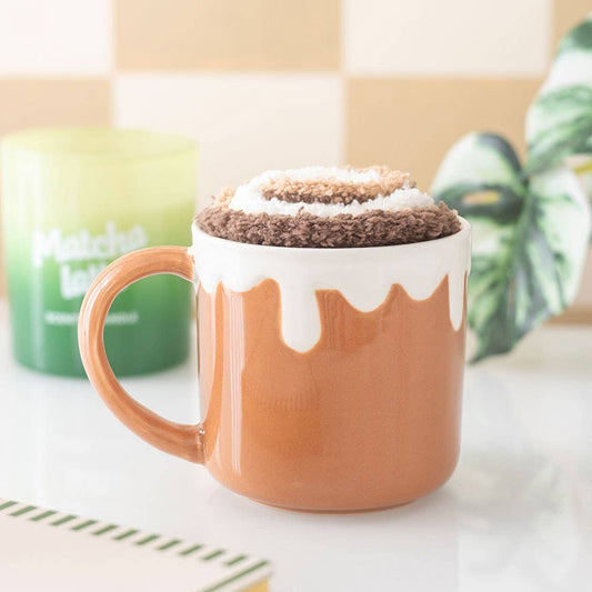 Mug et chaussettes Roulé à la cannelle