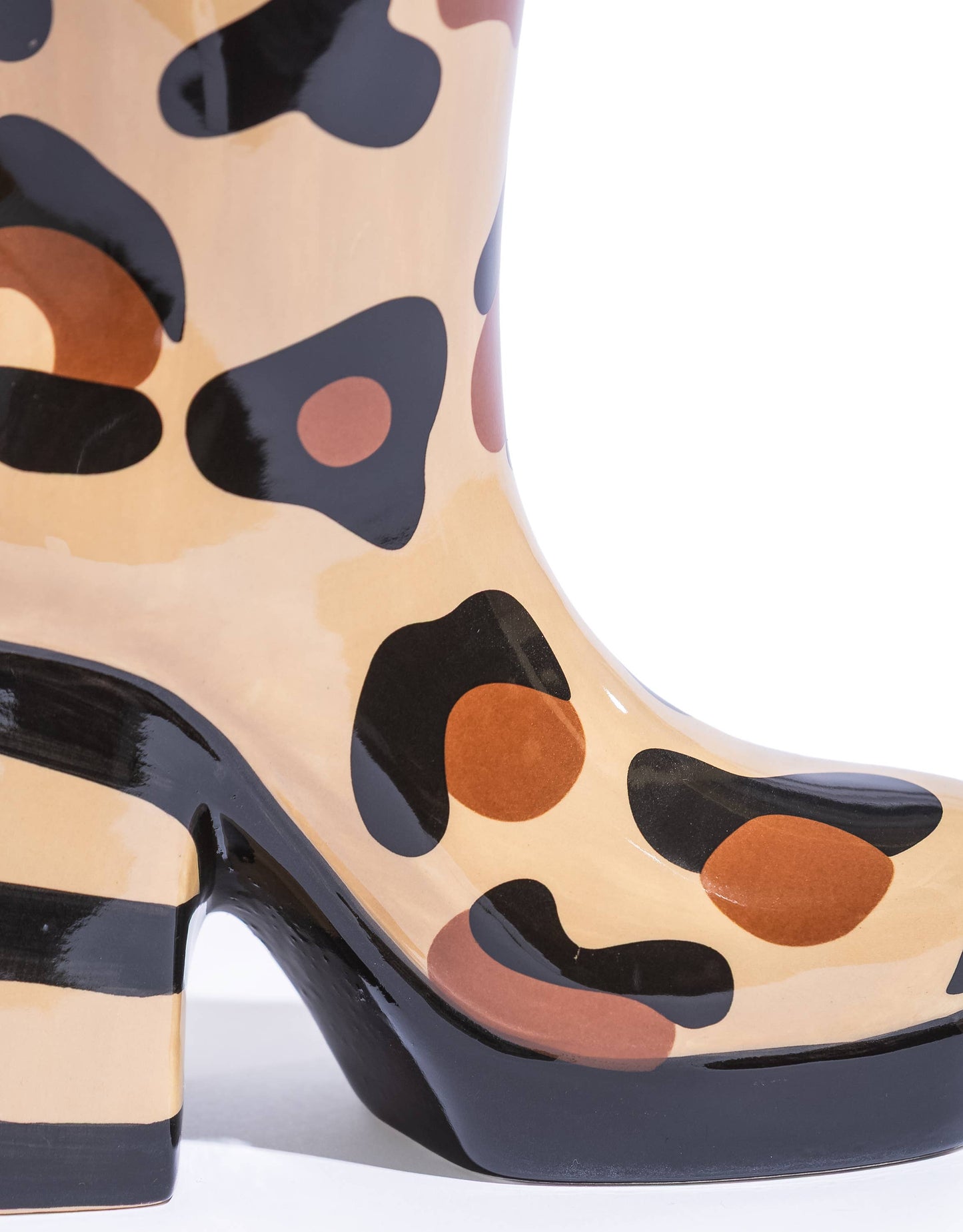 Ceramic high-heel boot vase, leopard print