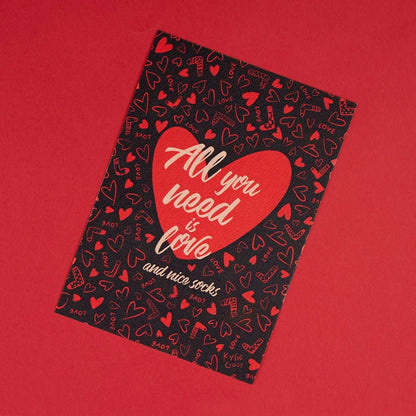 Gift Box 4 pairs of socks "All Your Need Is Love"