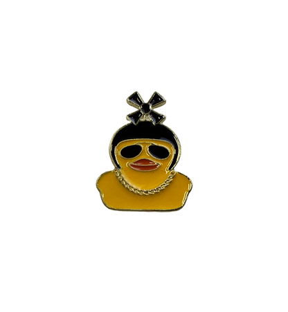 Pin’s Canard Jaune avec Casque Moto à Hélices