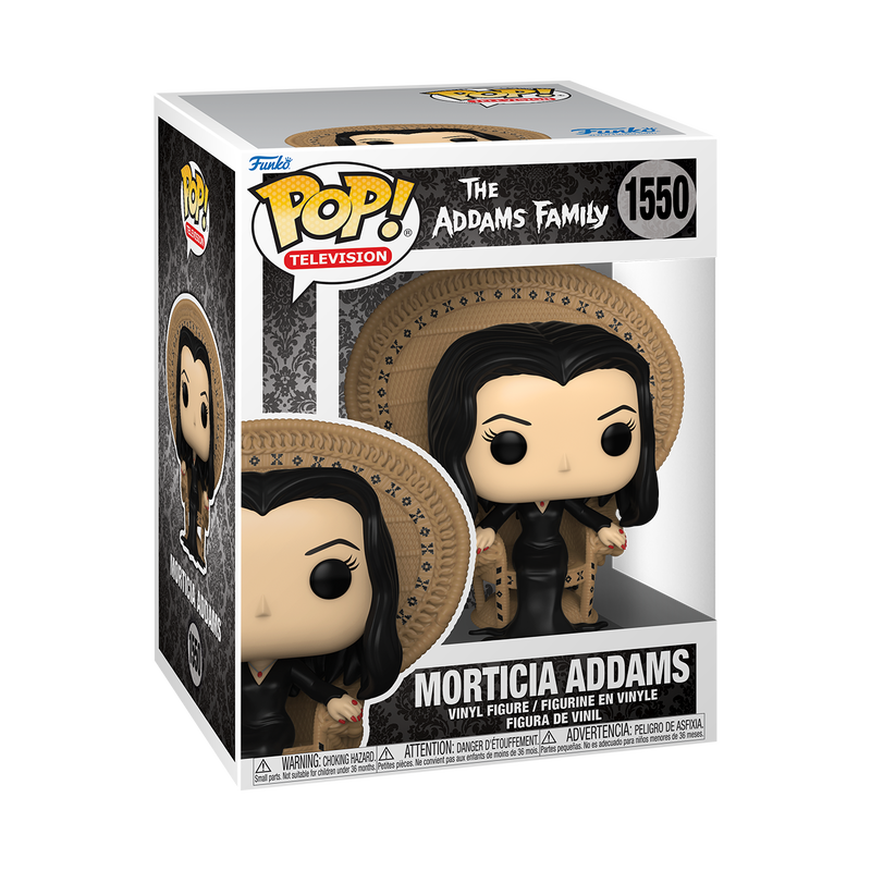 Morticia Addams su una sedia