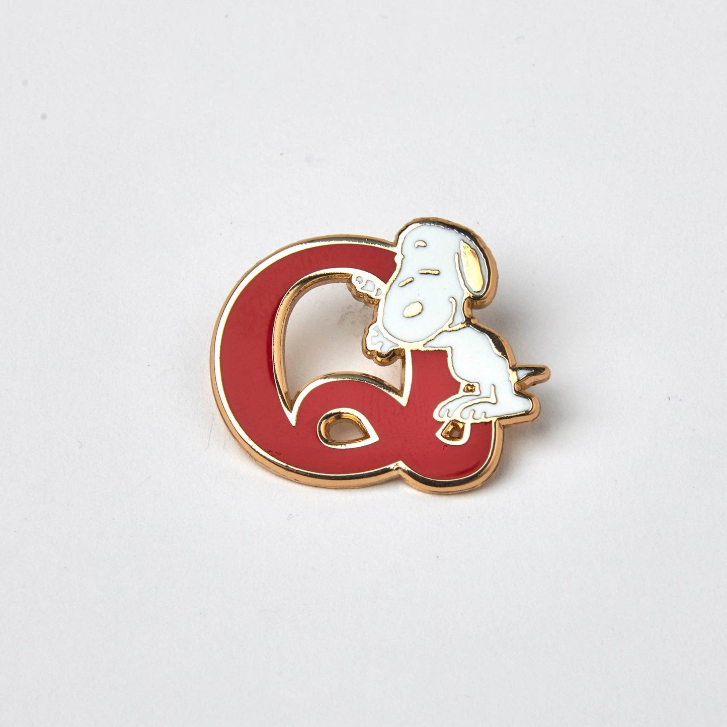 Snoopy Alphabet Pin - Q