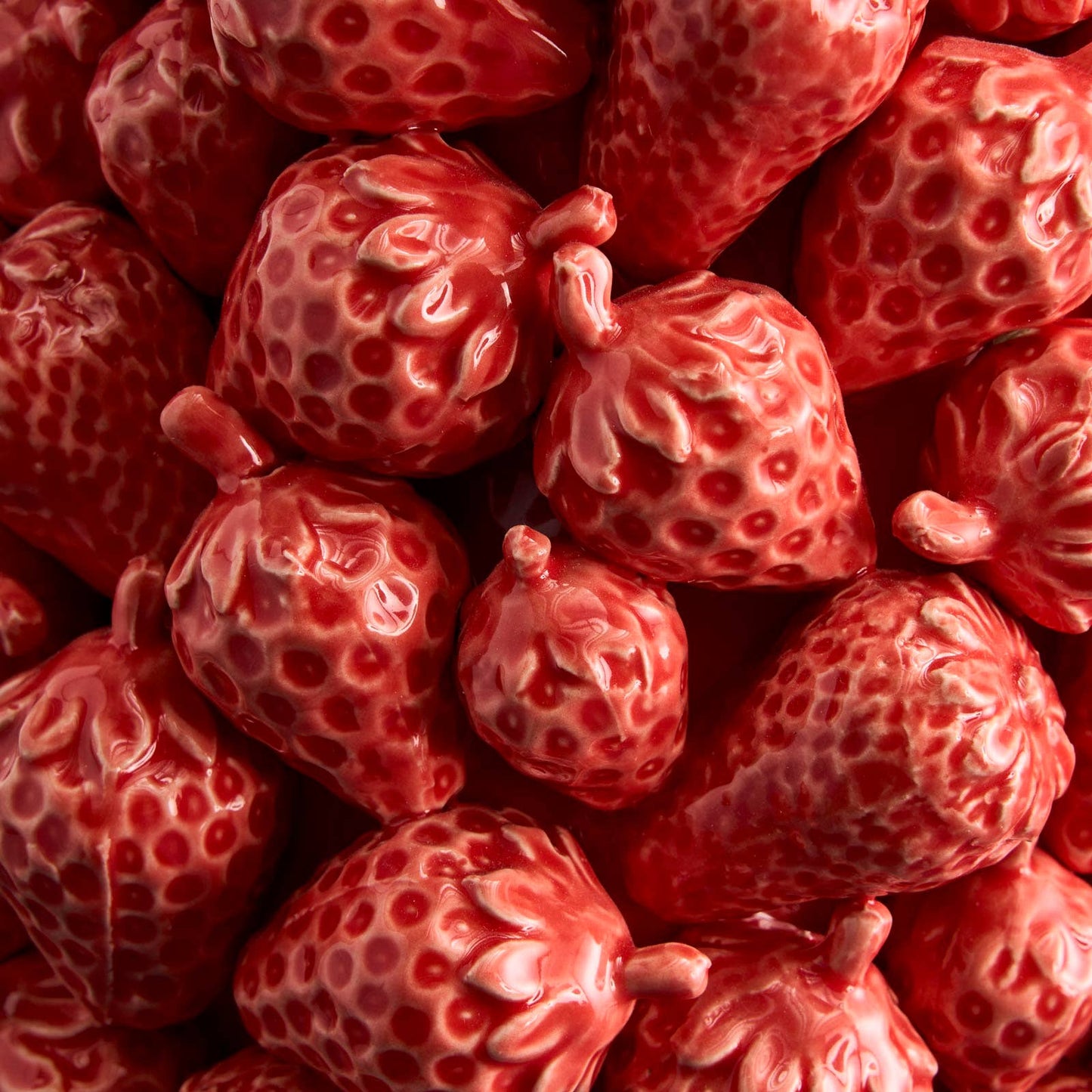 Strawberry Vase, Red Stoneware, 20 x 20 x 25 cm