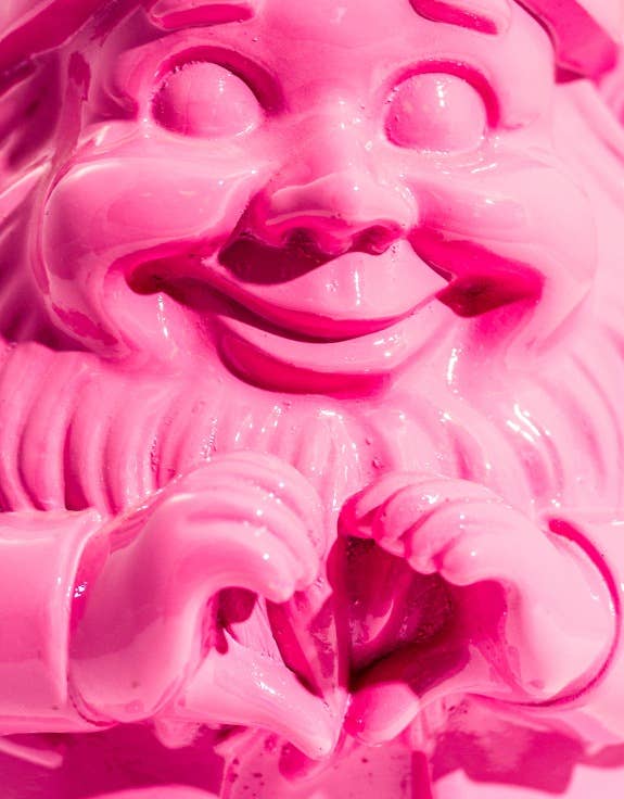 Garden Gnome "Heart Hands" Pink M