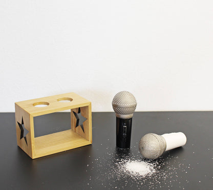 Sel et poivre Microphones avec support en bois