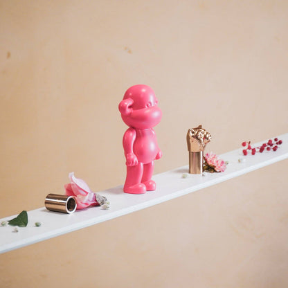 Ornament - Monkey Figurine 'The Legend' - Resin - Pink - 11x7x19cm