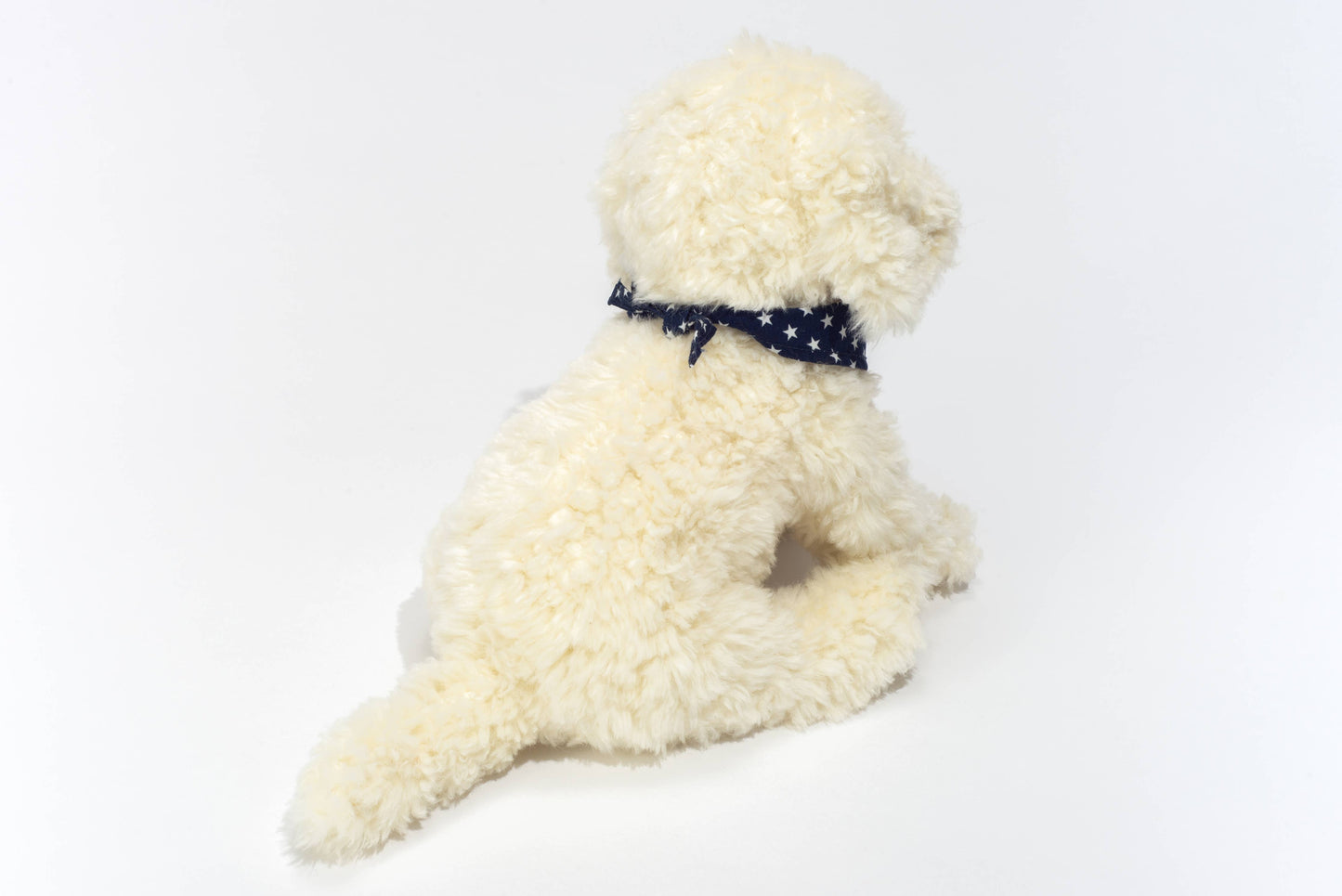 Peluche Labradoodle assis