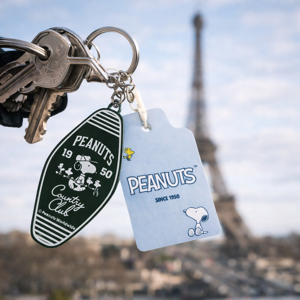 Snoopy "Country Club" Metal Keychain