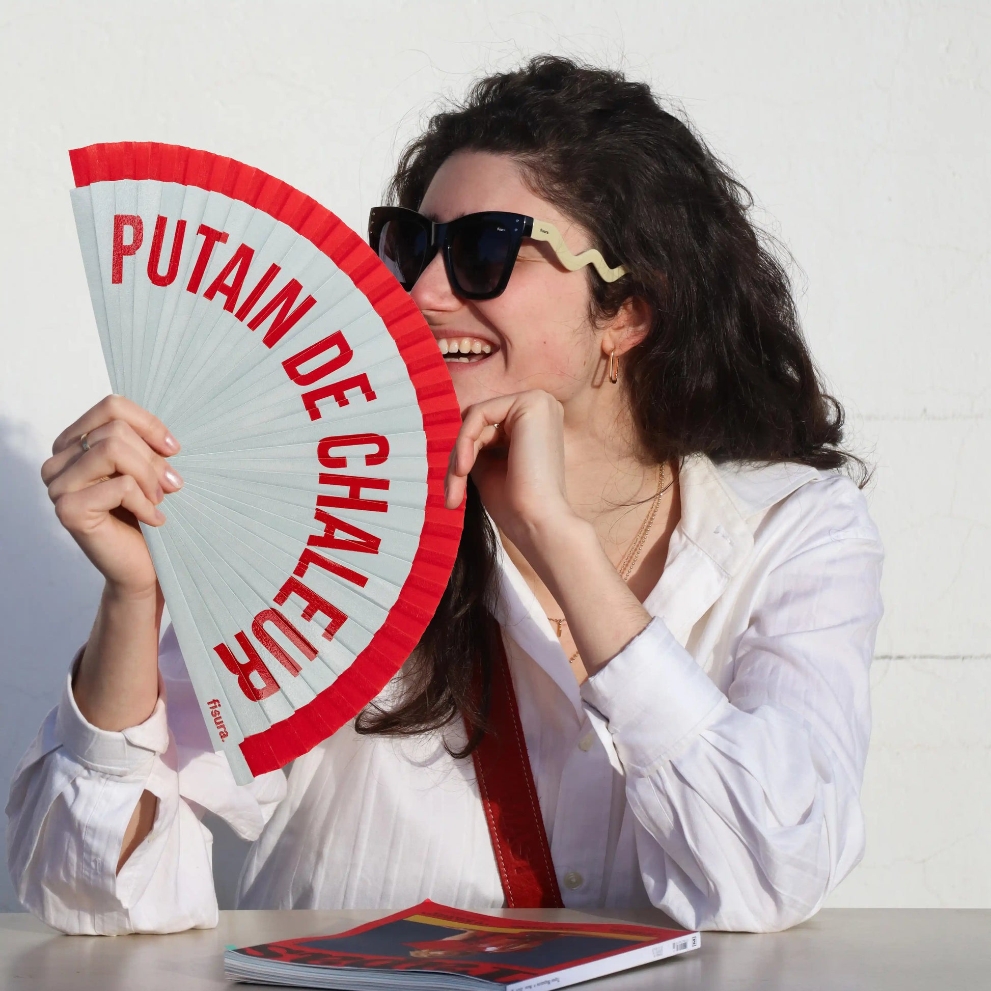 Éventail Imprimé « Putain de chaleur » Rouge – Fisura – vue 3