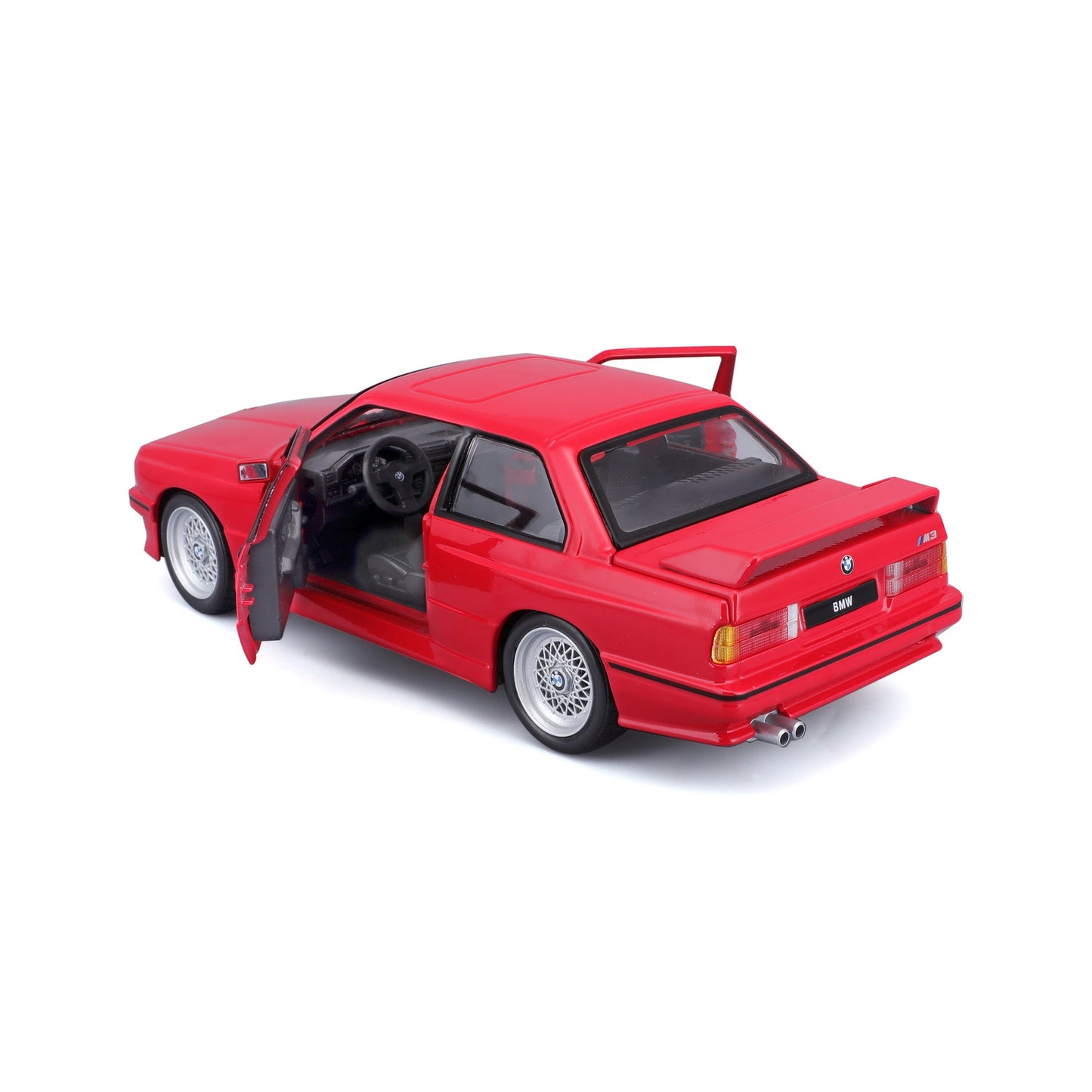 BMW M3 (E30) 1988 à l'échelle 1:24