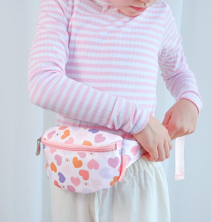 Sac banane enfant - Cœurs – vue 5 – A Little Lovely Company