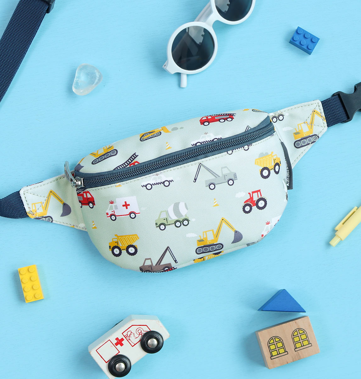 Sac banane enfant - Véhicules – vue 5 – A Little Lovely Company