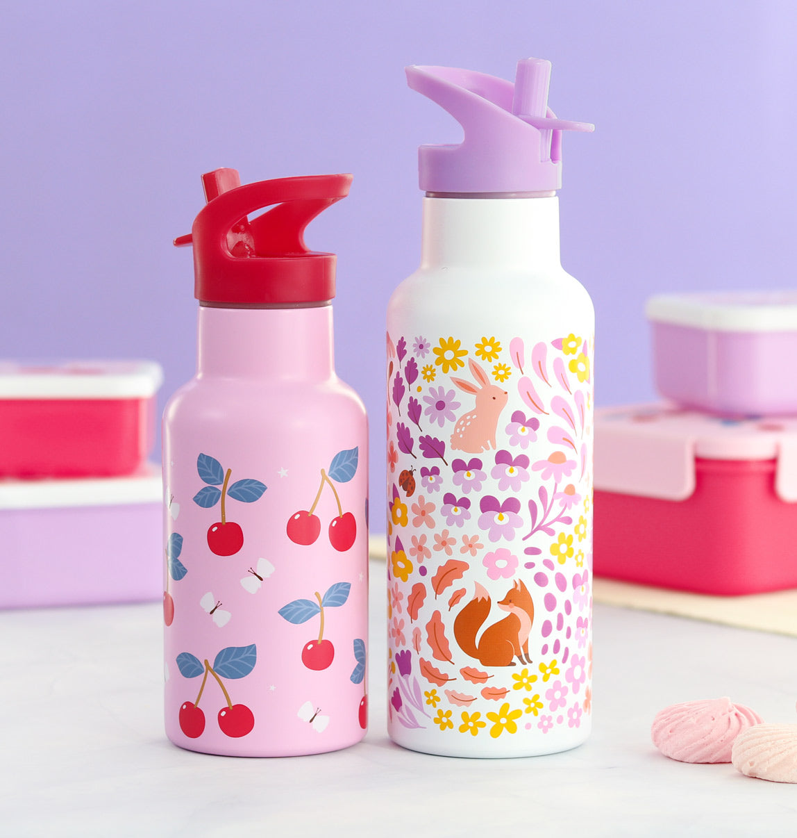 Gourde enfant en inox - Cerises – vue 5 – A Little Lovely Company