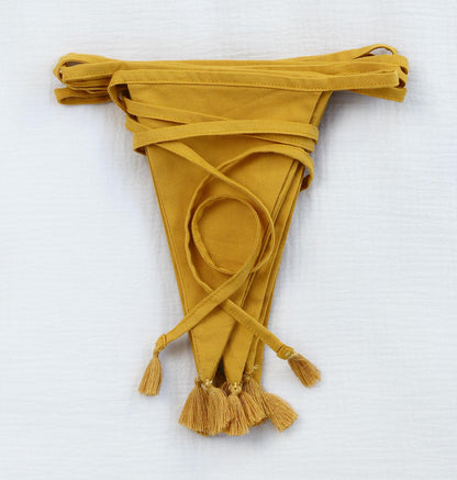 Guirlande décorative en coton - Ocre jaune – vue 4 – A Little Lovely Company