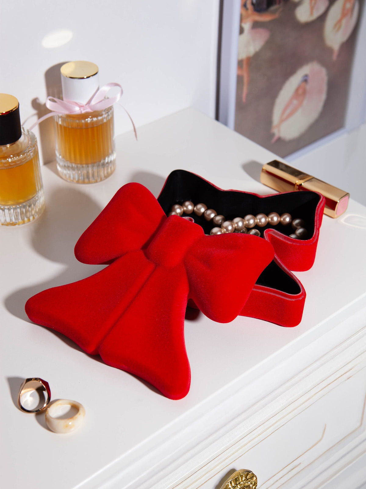 Boîte de rangement pour nœud rouge