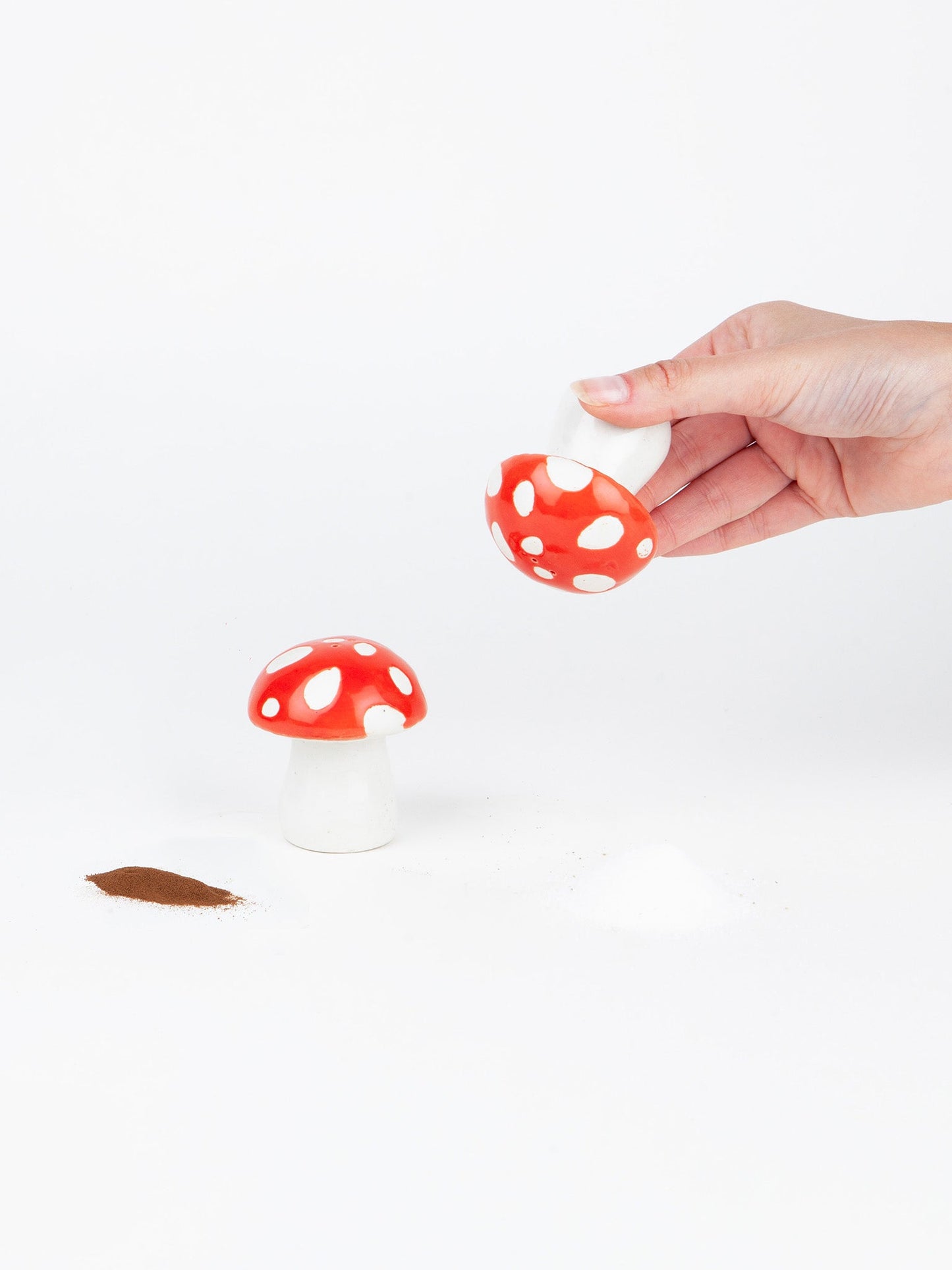 Salt and pepper Amanita